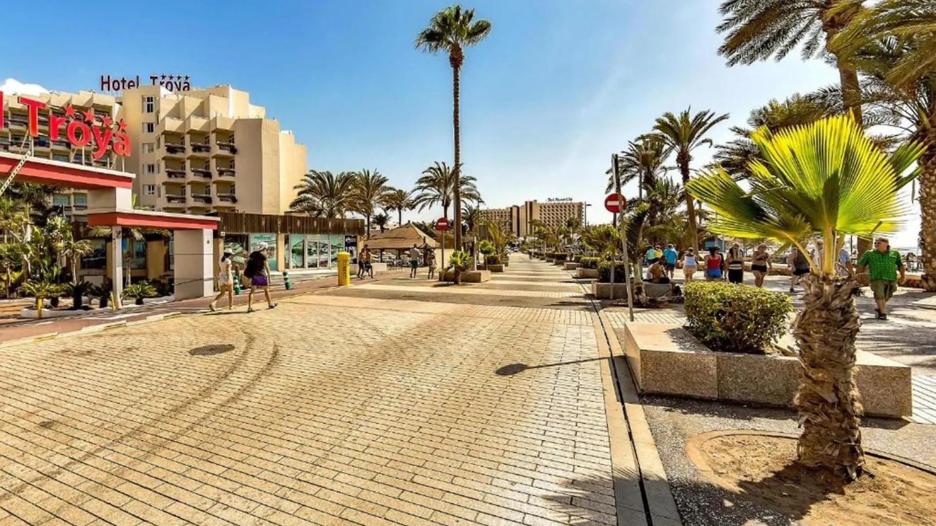Two Bedroom Apartment In Playa De Las Americas, Free Wifi 스페인